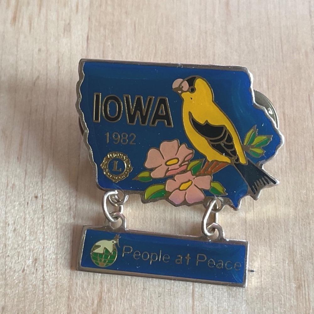 Vintage 1982 Iowa Lions Club International Pin People at Peace Goldfinch Enamel